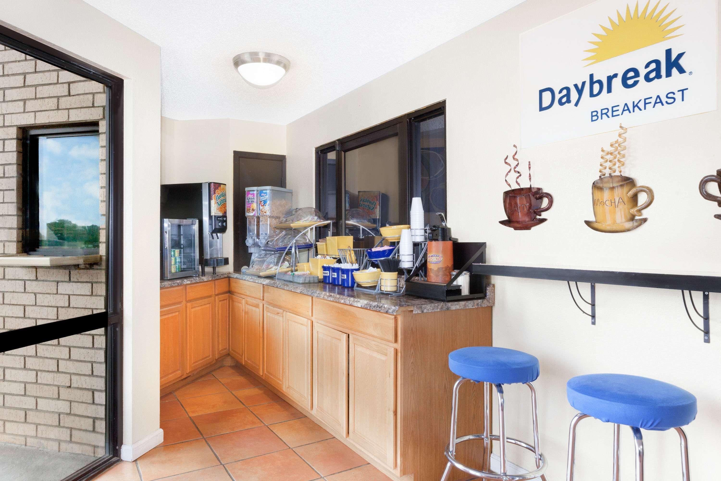 Days Inn By Wyndham Arcadia Louisiana Exterior photo